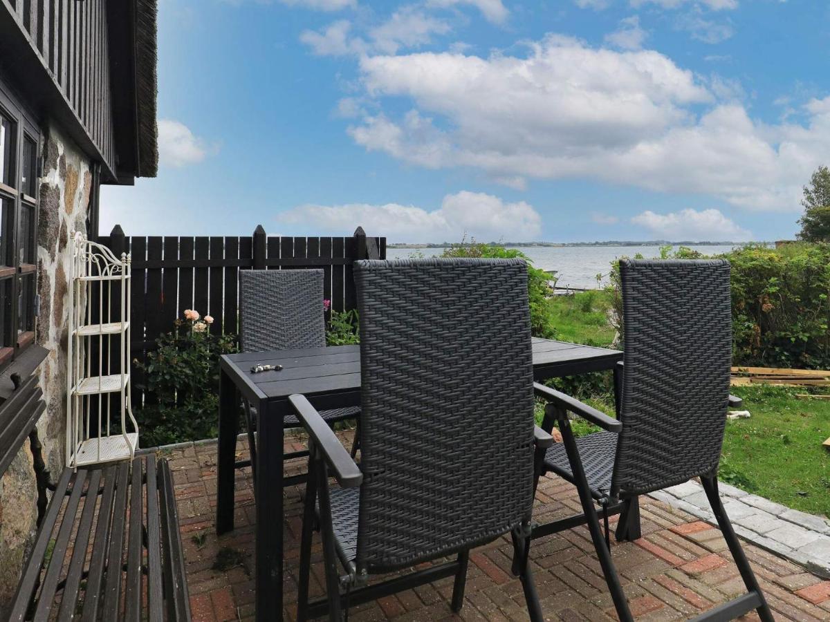 4 Person Holiday Home In Mesinge Exteriör bild