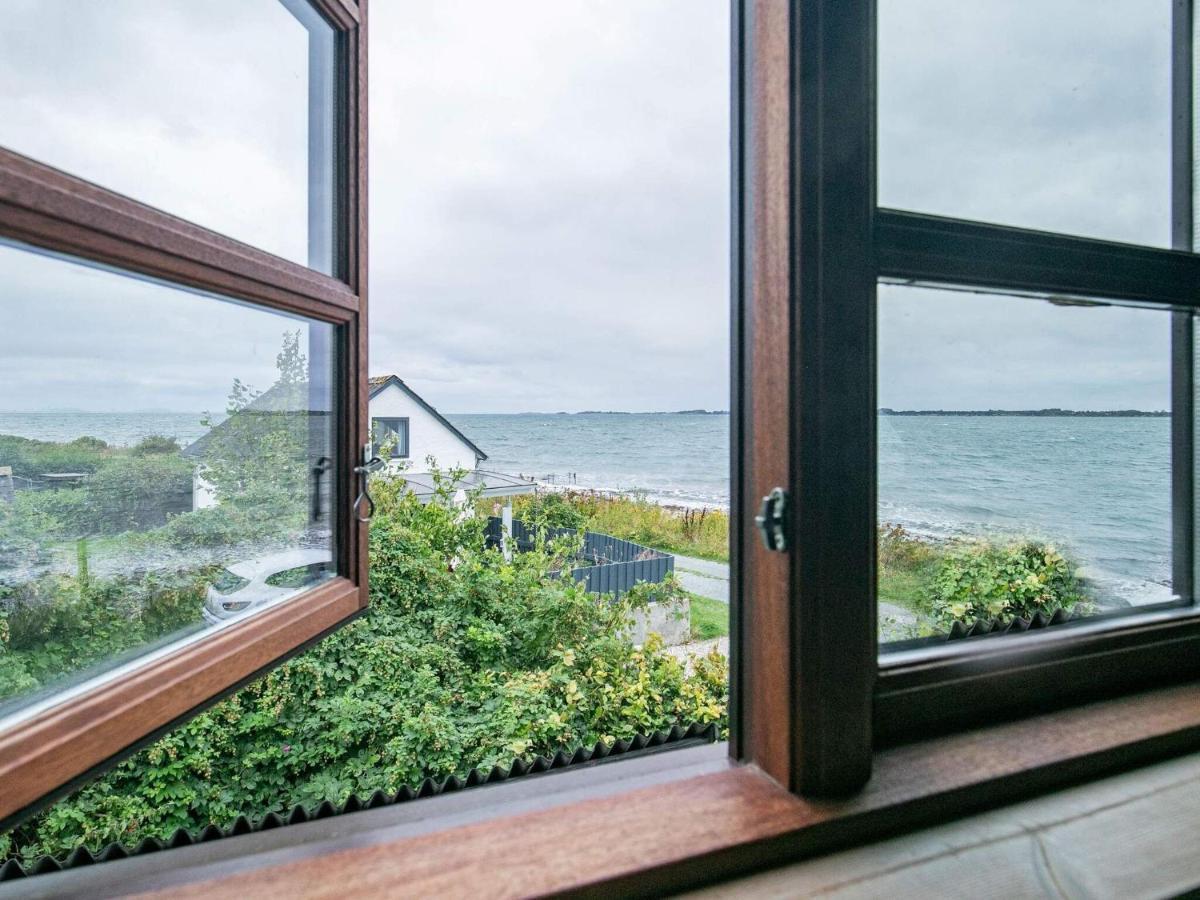 4 Person Holiday Home In Mesinge Exteriör bild